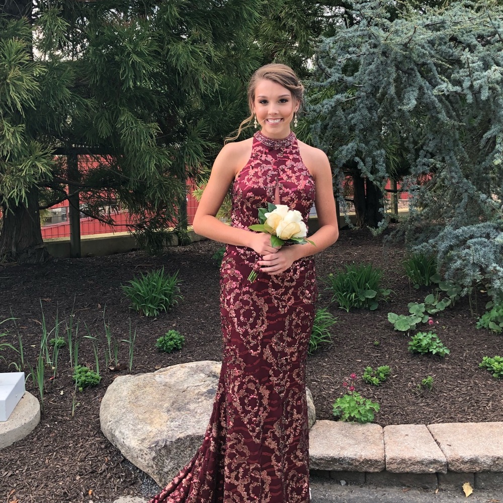 Selling prom dress!!